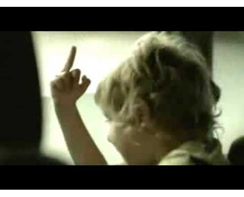 Το μήλο κάτω από την μηλιά θα πέσει...